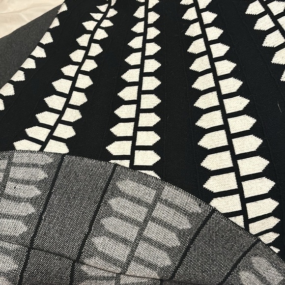 Saks Fifth Avenue Black White Knit Stretch Midi Fit & Flare Skirt Size S Small - Picture 6 of 6